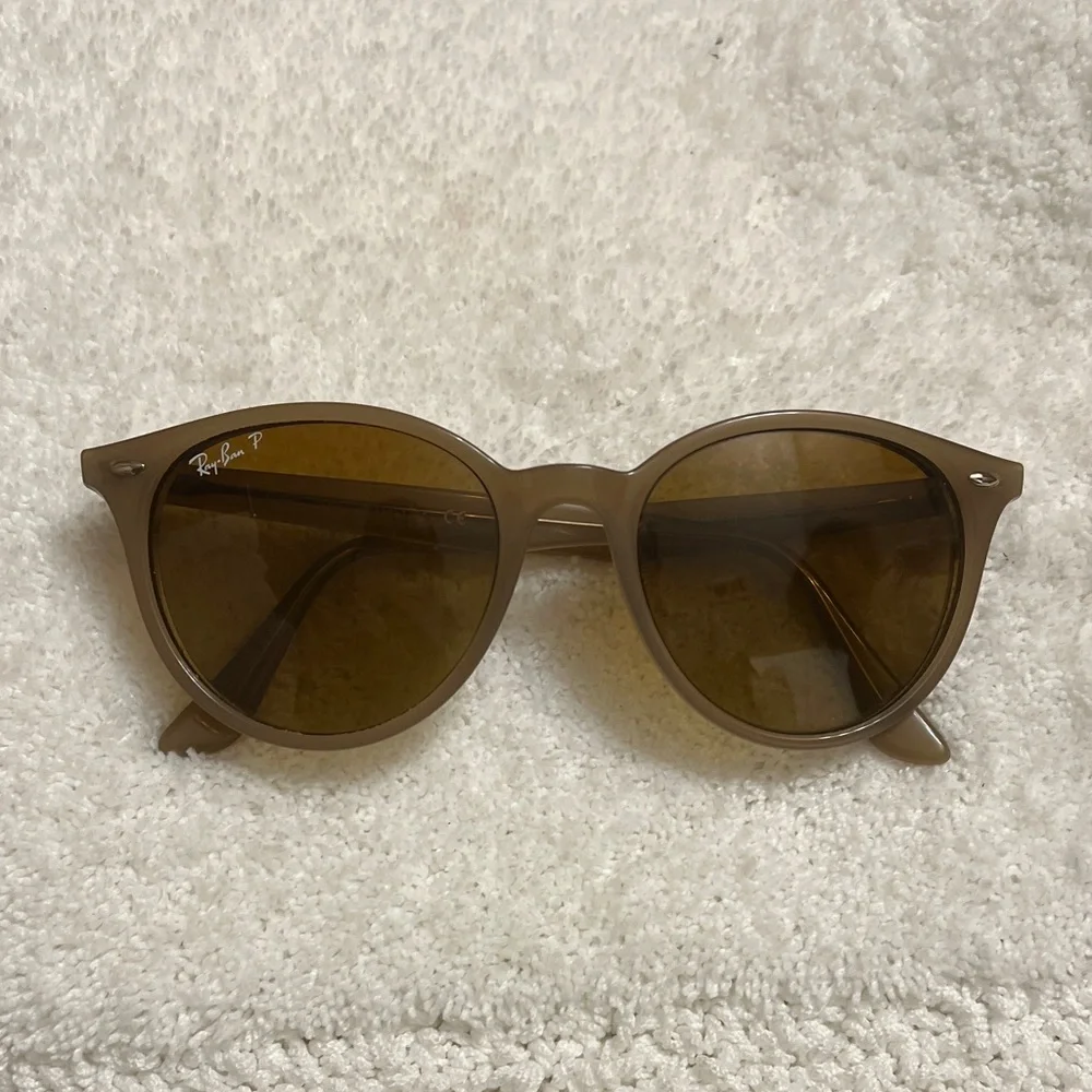 Ray-Ban RB  opal beige brown gradient dark  Sunglasses